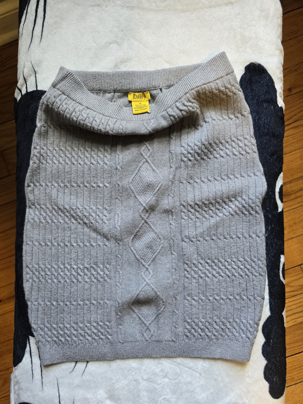 Daisy Gray Cable-Knit Men’s Sweater